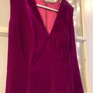 Velvet v-neck fuchsia dress